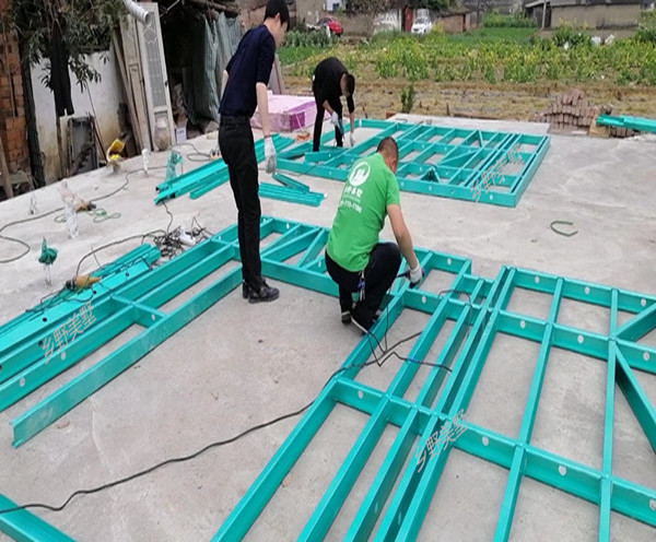 四川成都彭州石化大道集装箱别墅