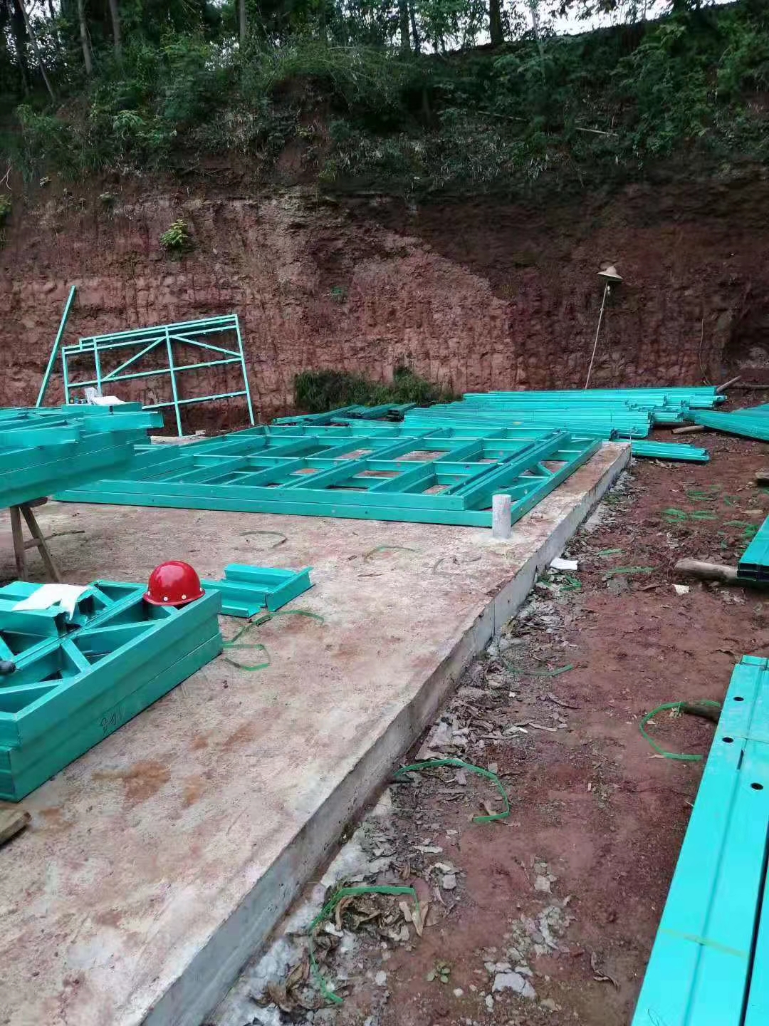 集装箱别墅打地基建造 集装箱别墅打地基建造